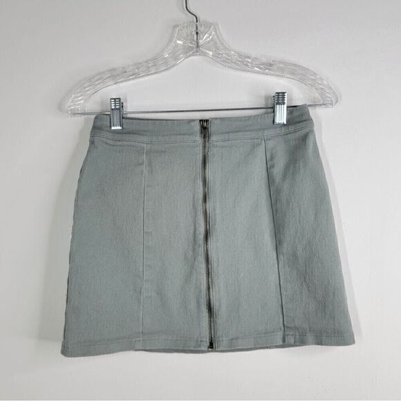 FOREVER 21 Front Zipper Mini Skirt Green Sage Size Small - Picture 2 of 6